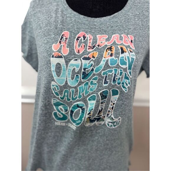 Ocean + Coast Clean Ocean Graphic Grey Tee Shirt Size Medium - Picture 2 of 6